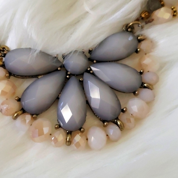 Handcrafted rhinestone & bead necklace set - Picture 4 of 8